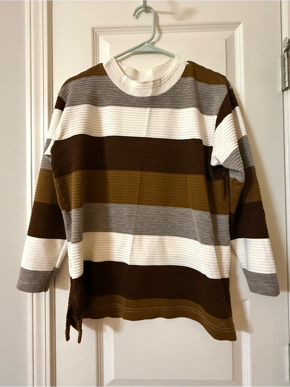 Vintage Needles and Pins Striped Long Sleeve Top Sweater Size Medium